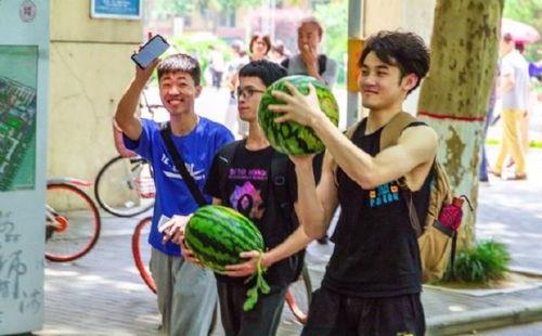 广西演艺学院吃瓜,揭秘校园里的“吃瓜”风云